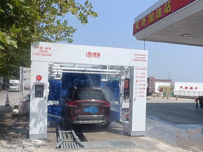 9刷+4風機 隧道洗車機